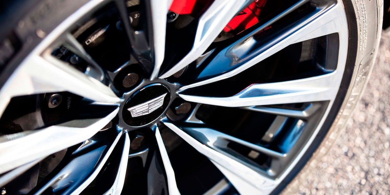 2024 Cadillac CT5-V lightweight wheel close-up.